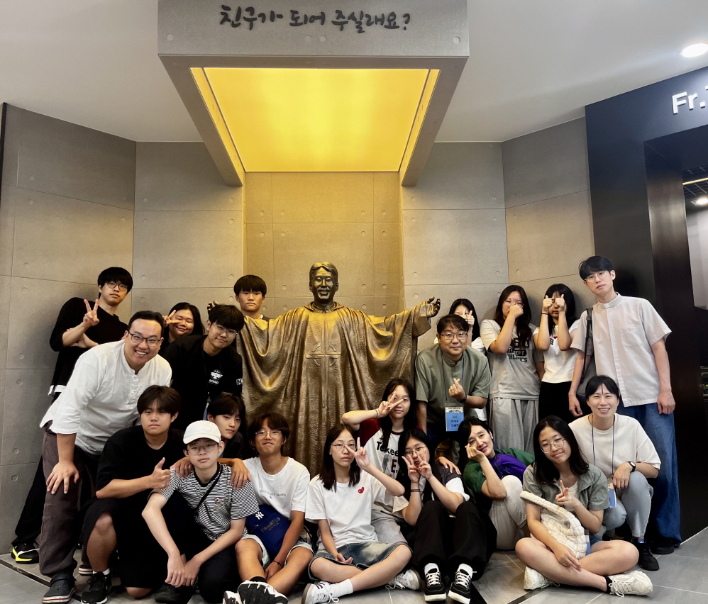 250726 중고등부 단체 (2).jpg