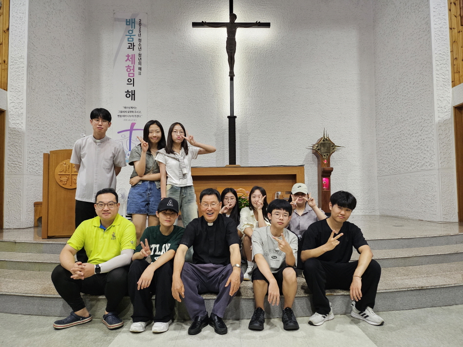 250725 중고등부 단체 (2).jpg