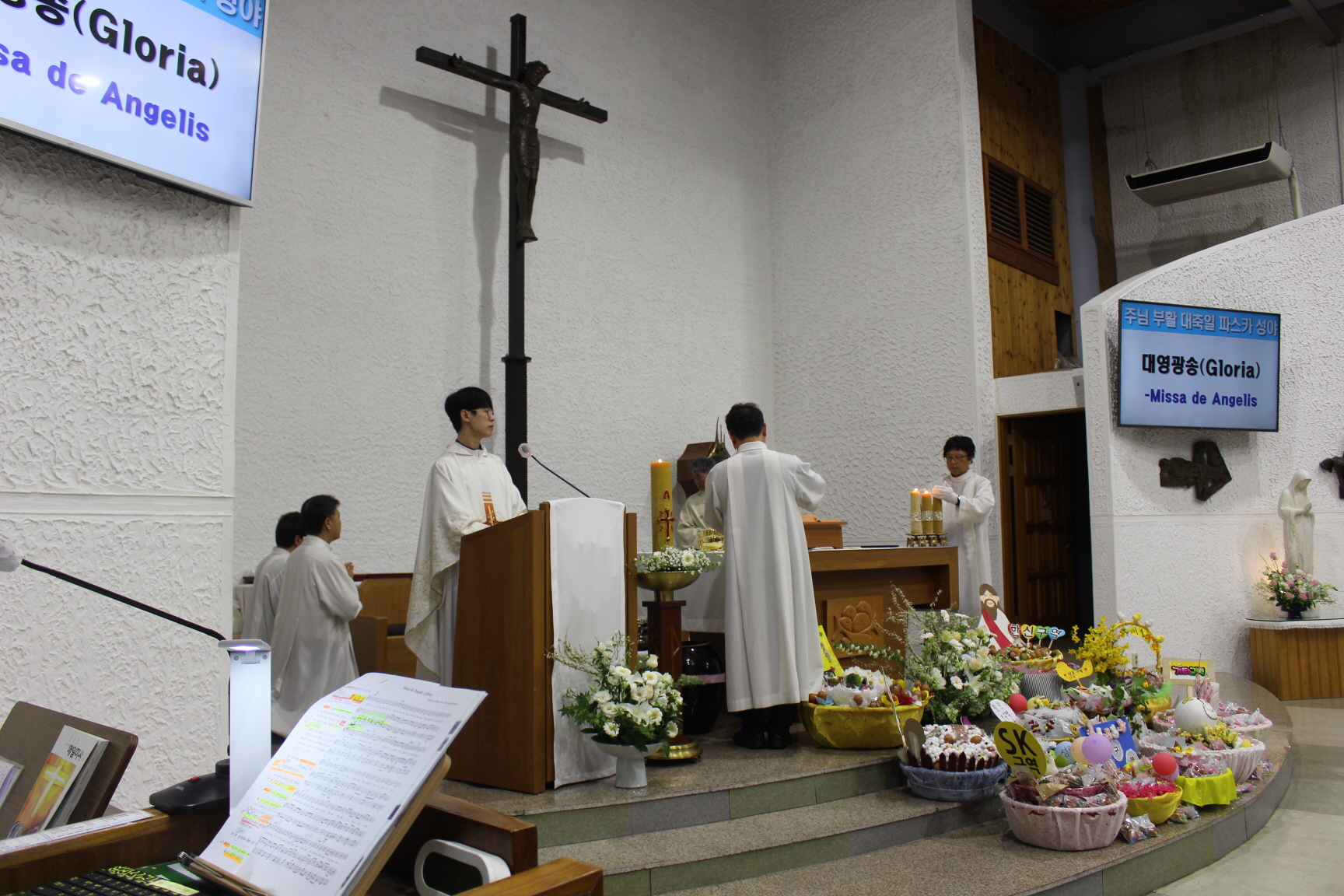 2504119 파스카성야_2말씀전례 (2).JPG